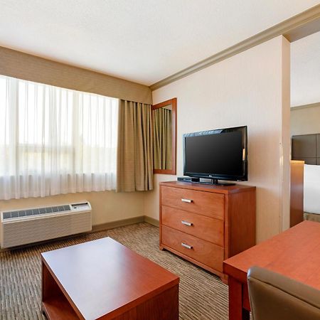 Best Western Plus Barclay Hotel Port Alberni Buitenkant foto