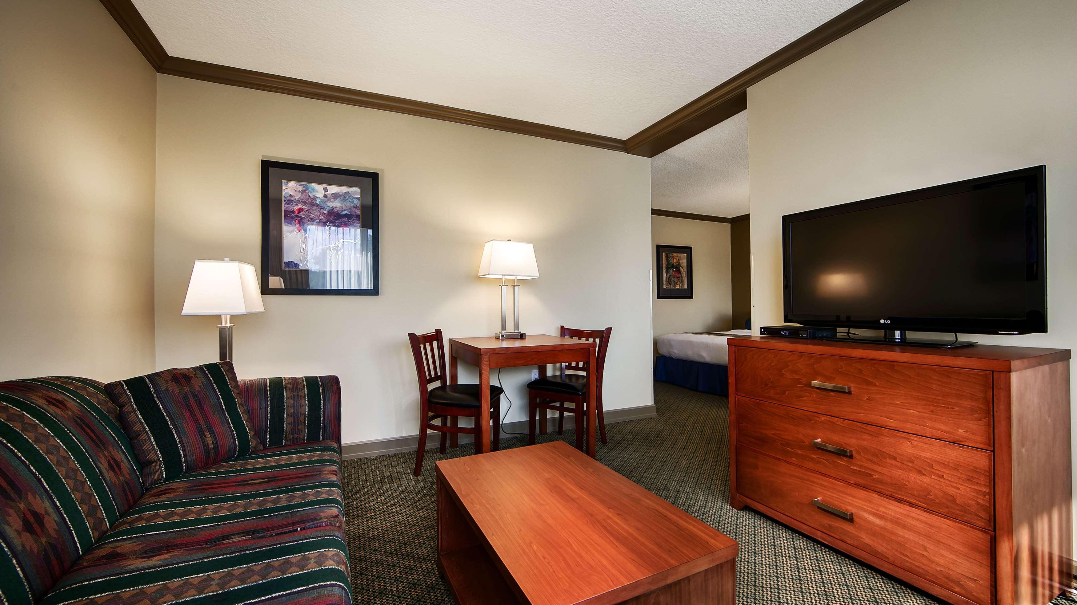 Best Western Plus Barclay Hotel Port Alberni Buitenkant foto