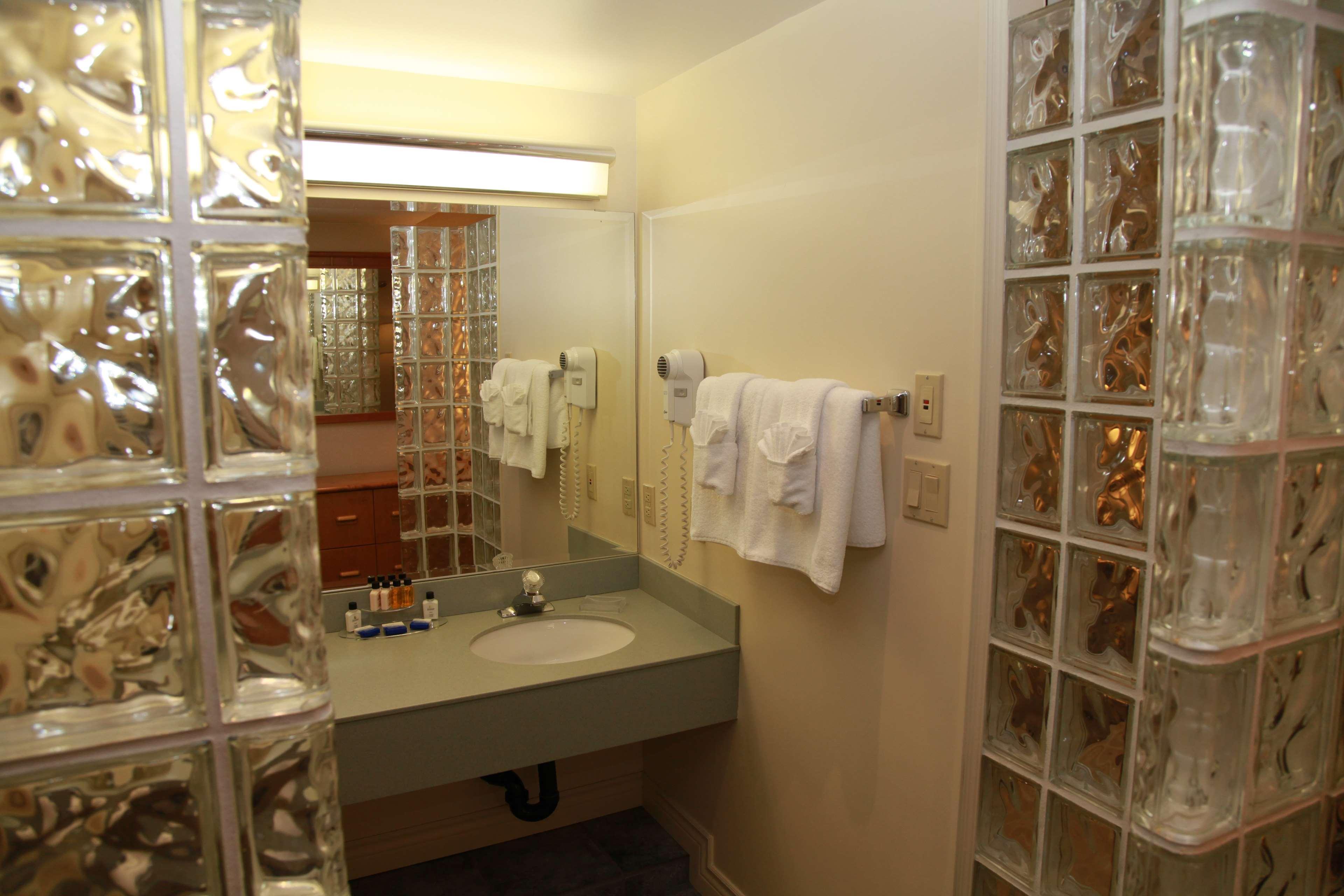 Best Western Plus Barclay Hotel Port Alberni Buitenkant foto