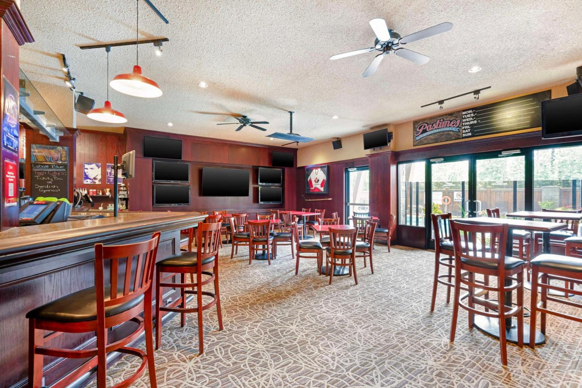 Best Western Plus Barclay Hotel Port Alberni Buitenkant foto
