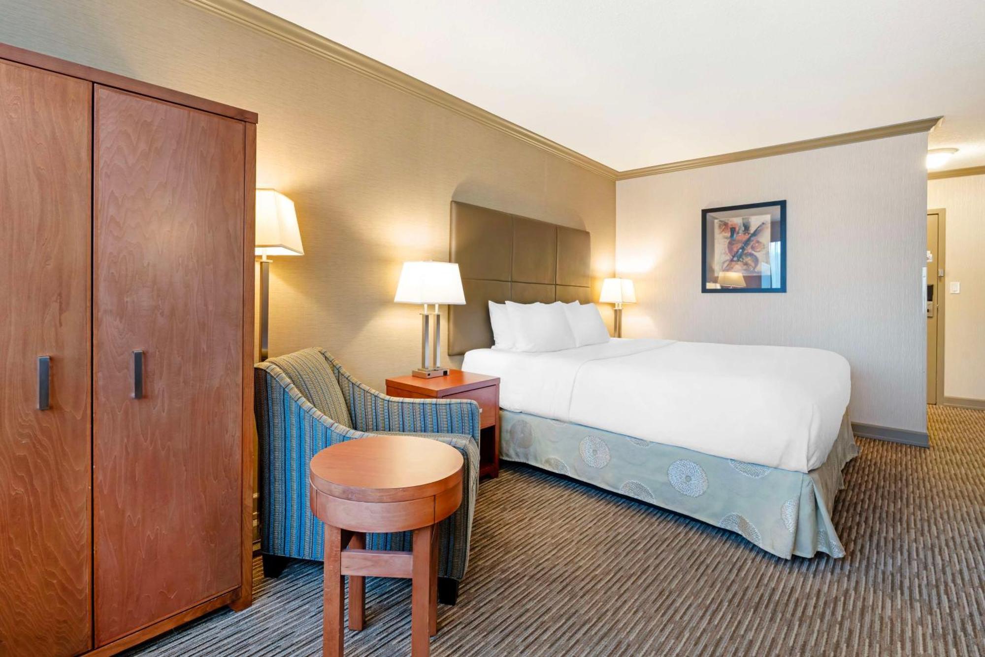 Best Western Plus Barclay Hotel Port Alberni Buitenkant foto