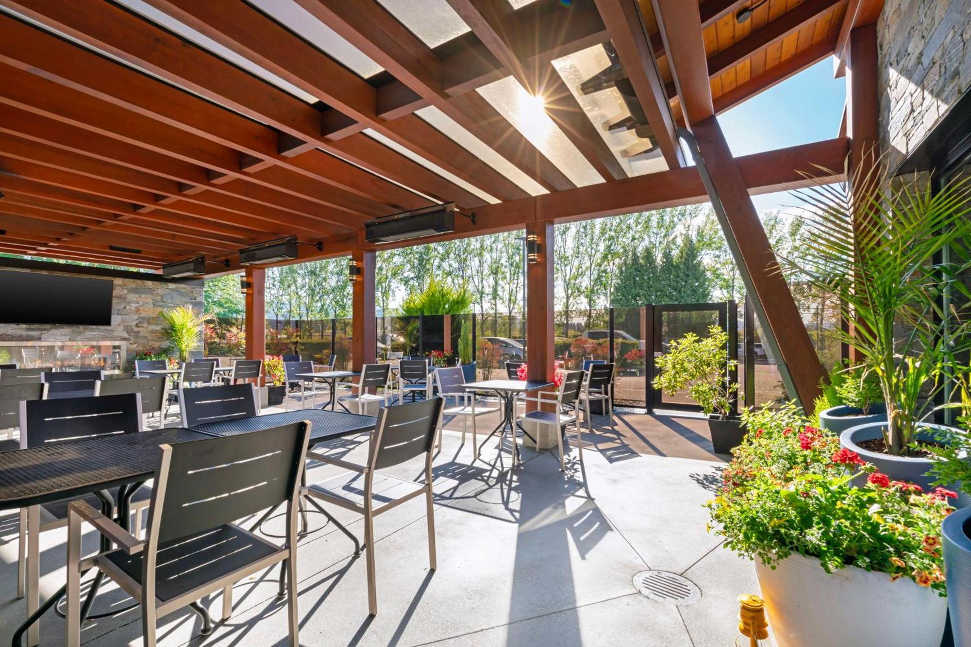 Best Western Plus Barclay Hotel Port Alberni Buitenkant foto