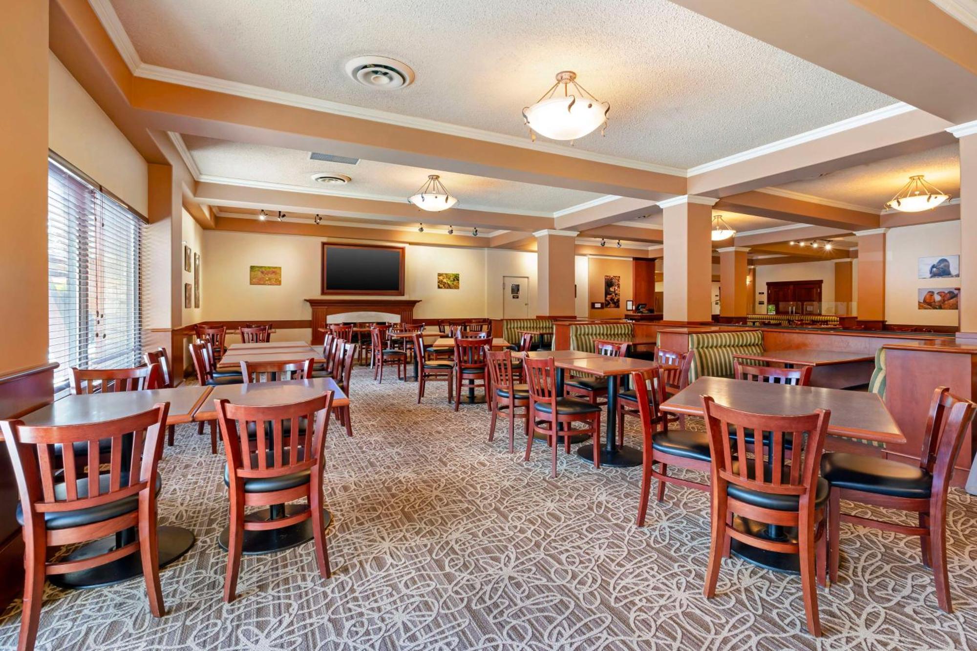 Best Western Plus Barclay Hotel Port Alberni Buitenkant foto