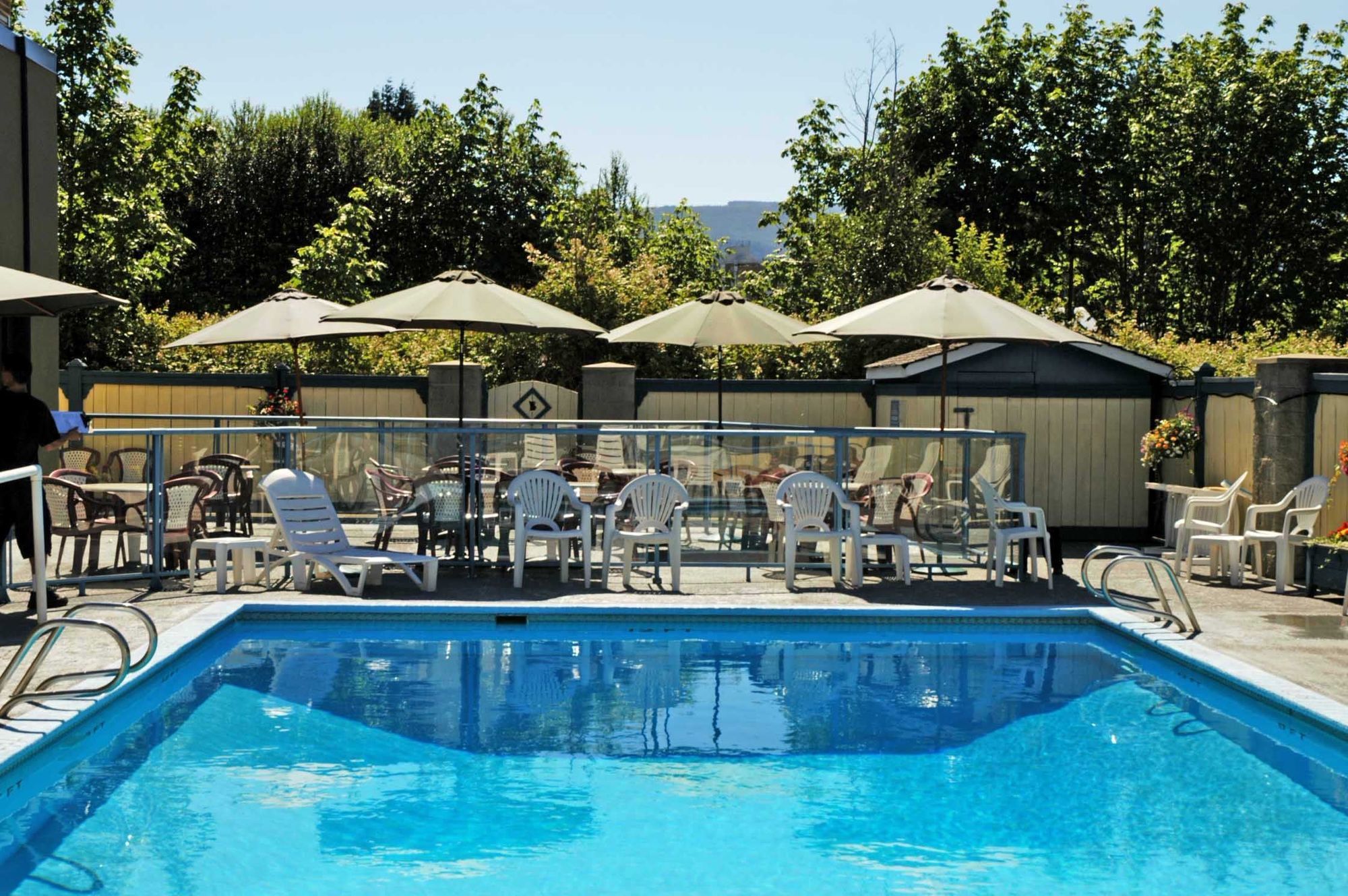 Best Western Plus Barclay Hotel Port Alberni Buitenkant foto